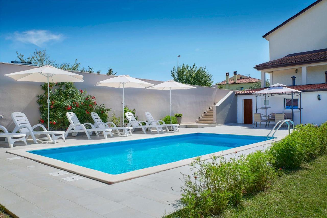 Holiday House Emma Burići Εξωτερικό φωτογραφία