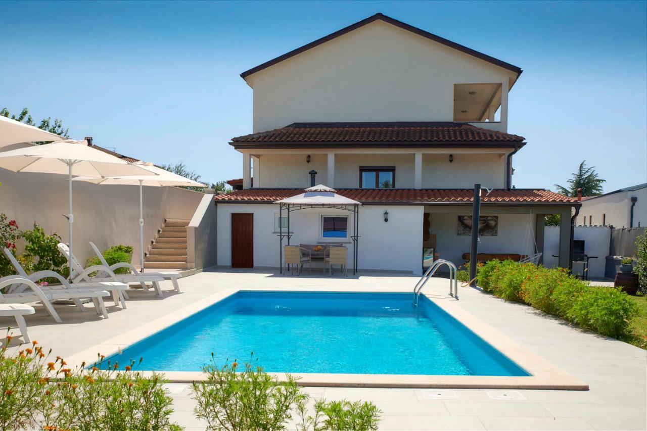 Holiday House Emma Burići Εξωτερικό φωτογραφία