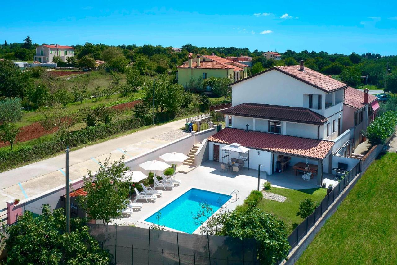 Holiday House Emma Burići Εξωτερικό φωτογραφία