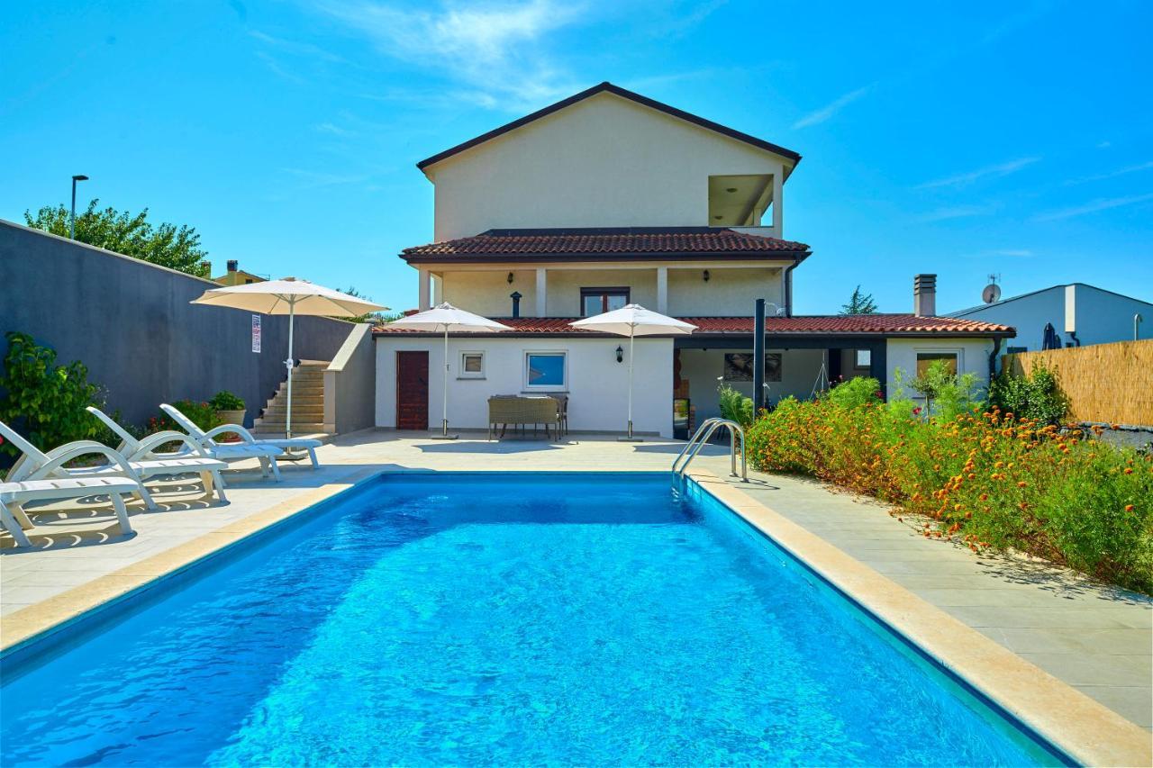 Holiday House Emma Burići Εξωτερικό φωτογραφία