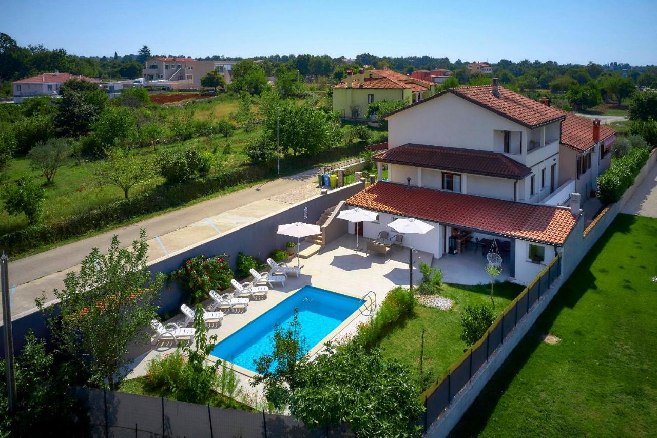 Holiday House Emma Burići Εξωτερικό φωτογραφία