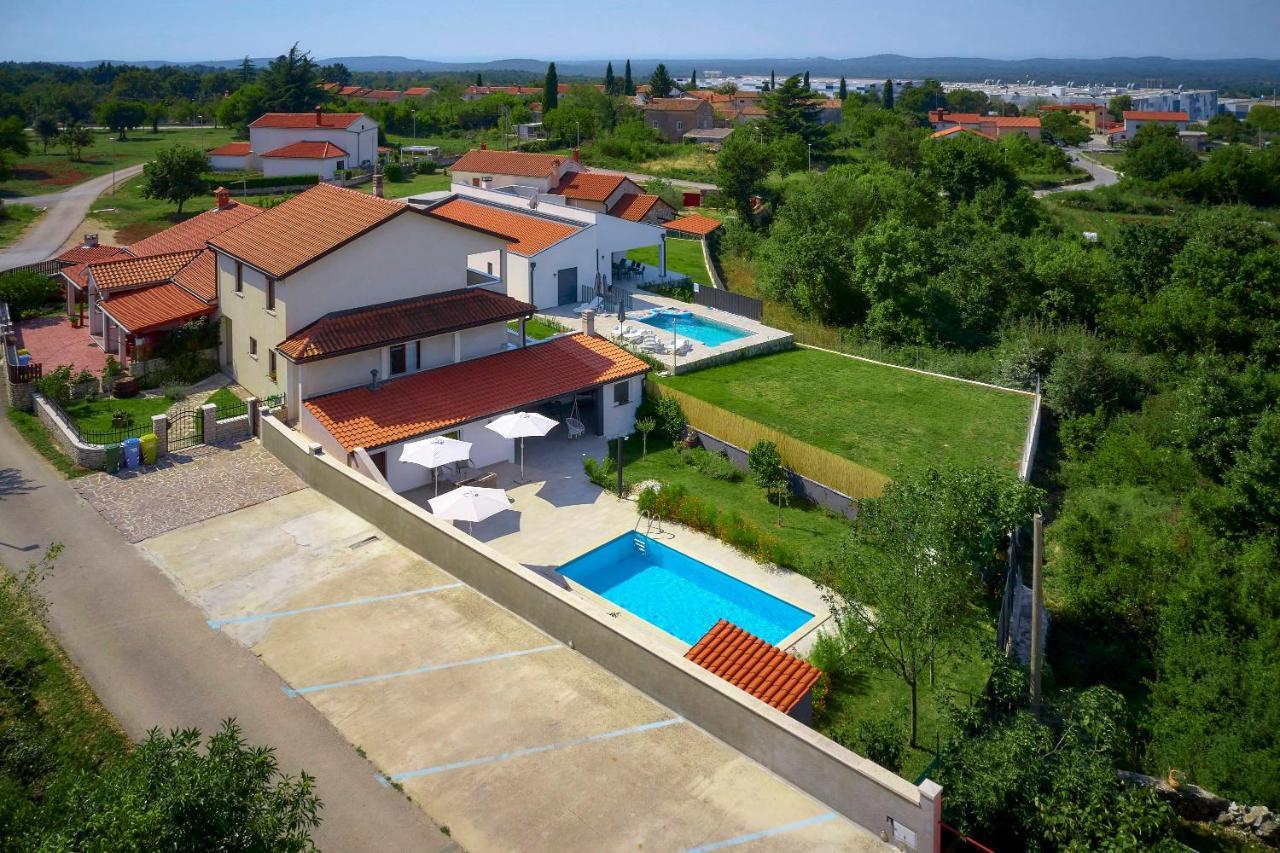 Holiday House Emma Burići Εξωτερικό φωτογραφία