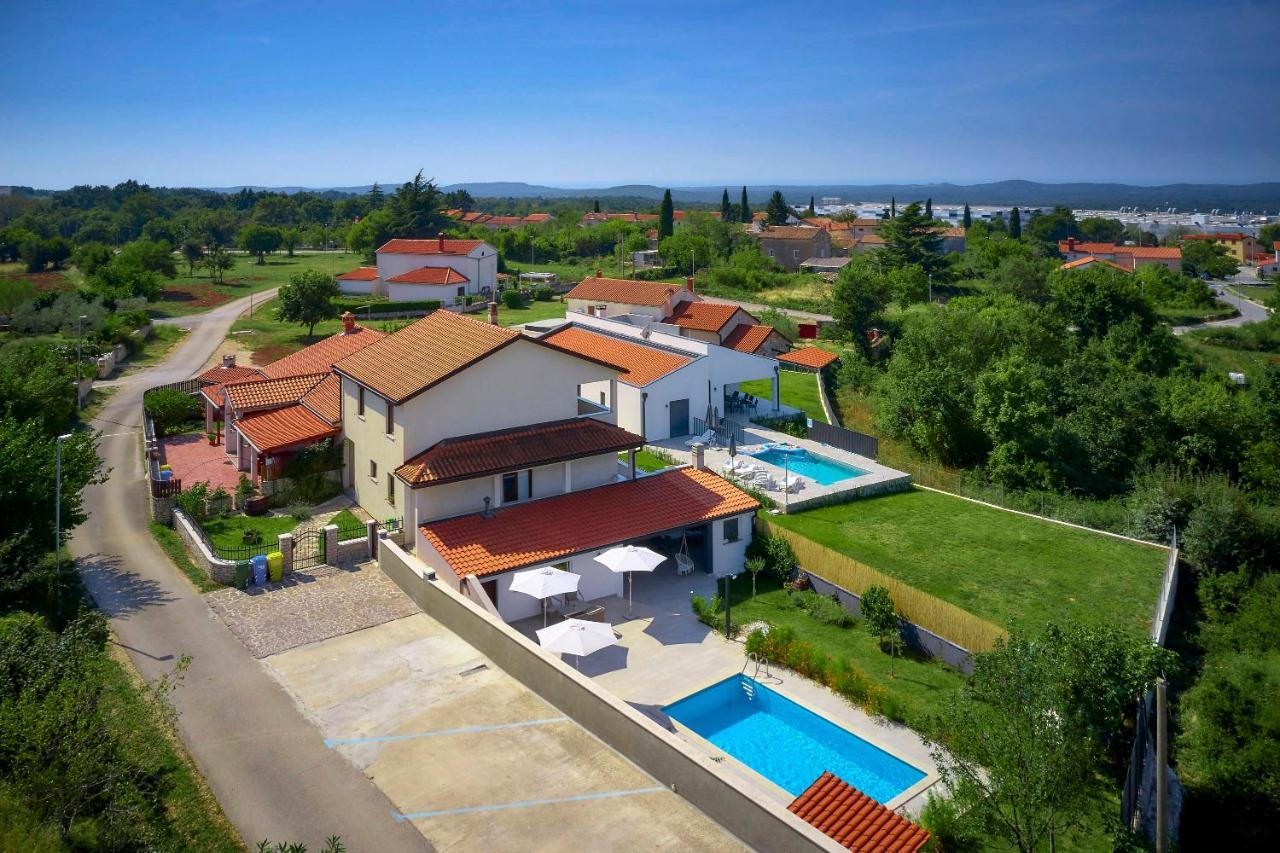 Holiday House Emma Burići Εξωτερικό φωτογραφία