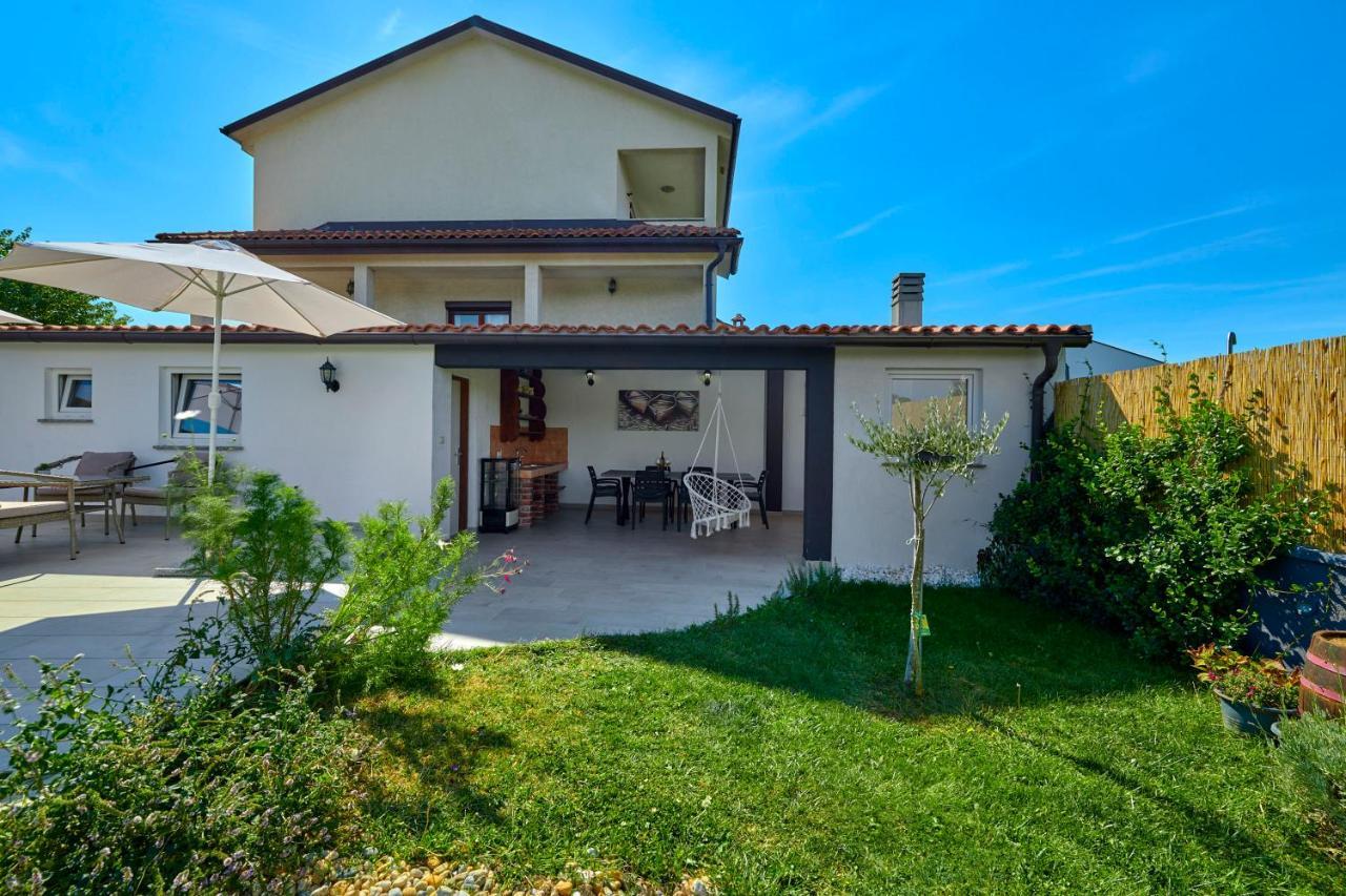 Holiday House Emma Burići Εξωτερικό φωτογραφία