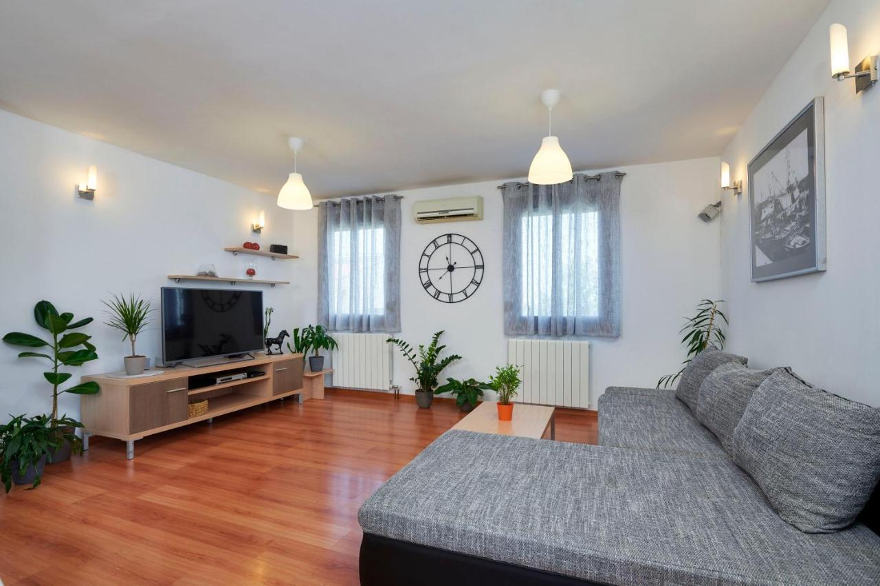 Holiday House Emma Burići Εξωτερικό φωτογραφία