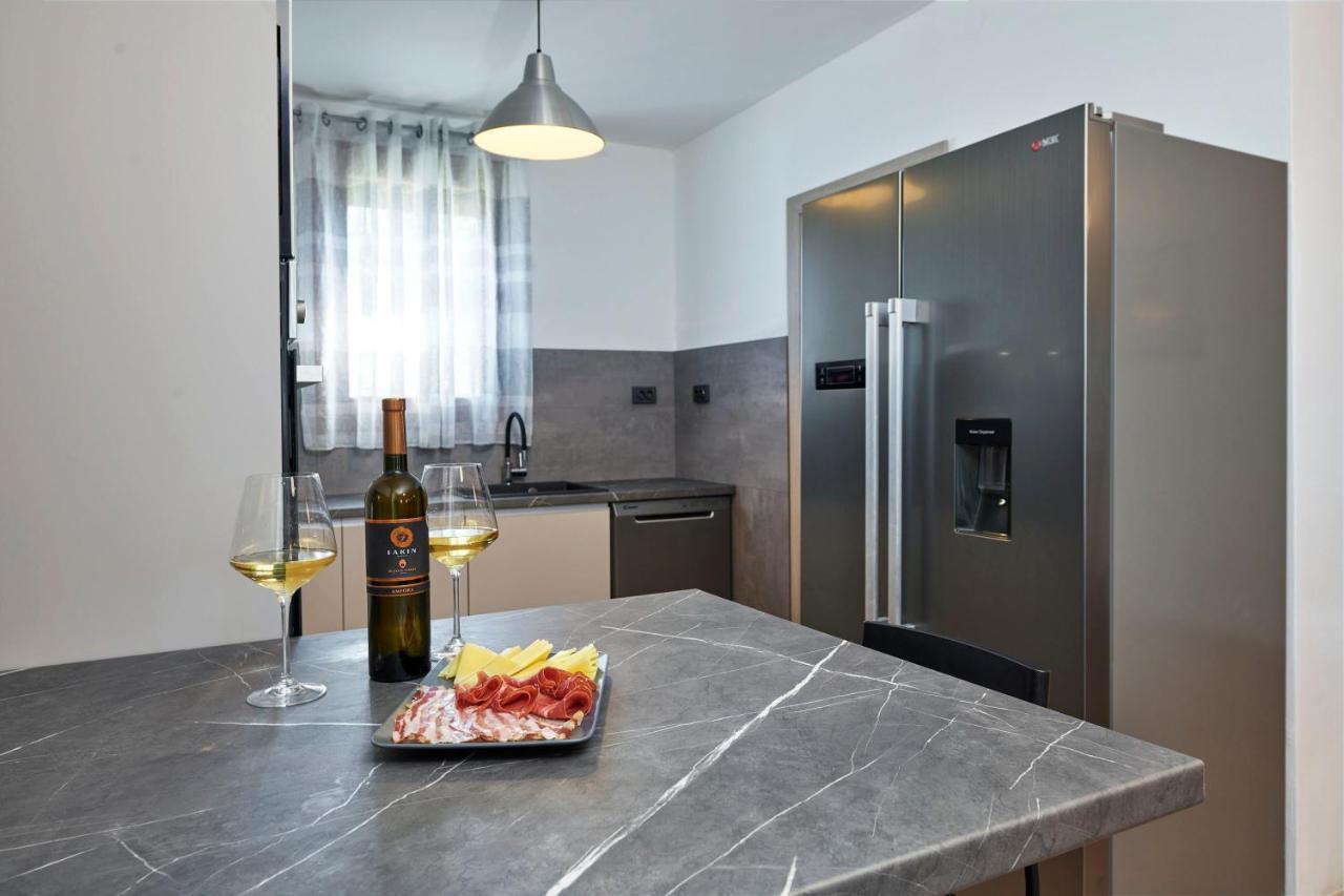 Holiday House Emma Burići Εξωτερικό φωτογραφία
