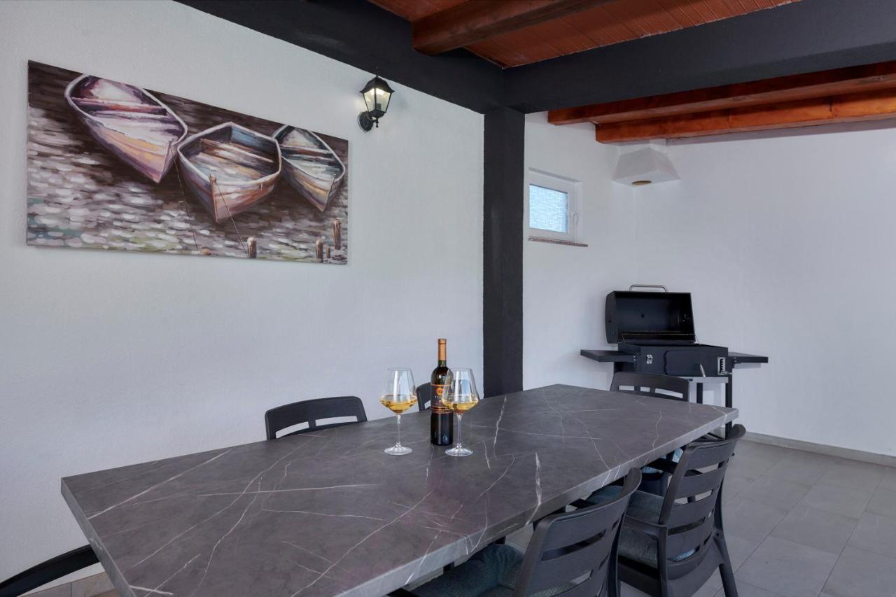 Holiday House Emma Burići Εξωτερικό φωτογραφία